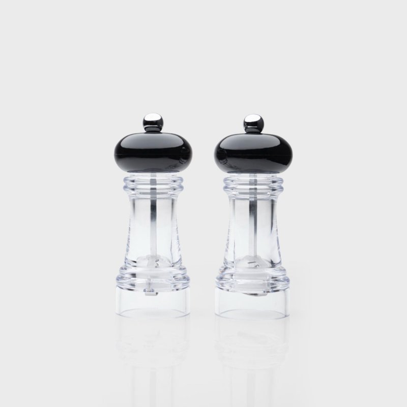 2-Pieces Set: Salt and Pepper Shakers Set | Black/White